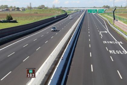 Nuova viabilità di collegamento della Destra e Sinistra Piave alla Superstrada Pedemontana Veneto Nuova viabilità di collegamento della Destra e Sinistra Piave alla Superstrada Pedemontana Veneto